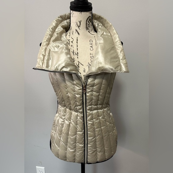 Calvin Klein Premium Down Feather Vest ๐ - Picture 2 of 12